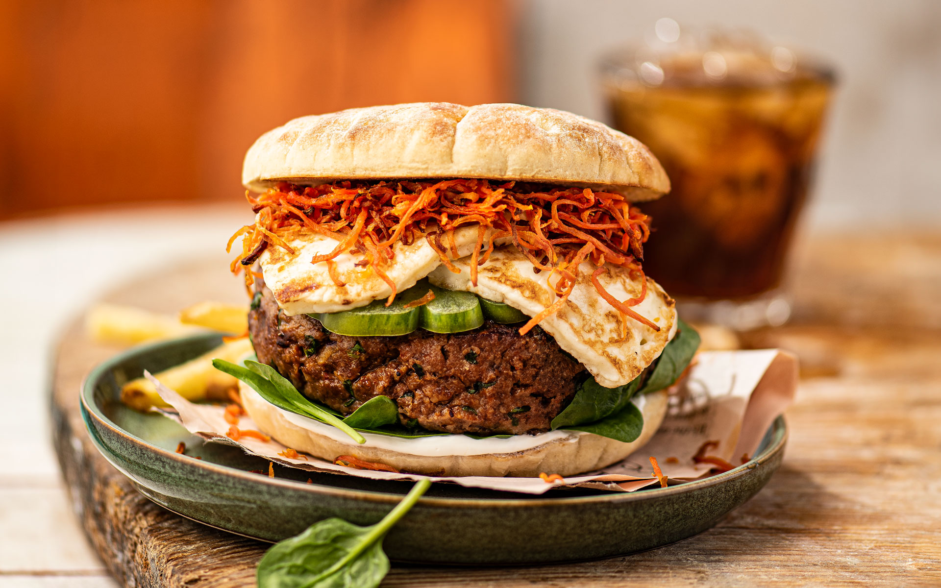 250312_rezeptbild_mestemacher_harissa_lamm_burger_quer