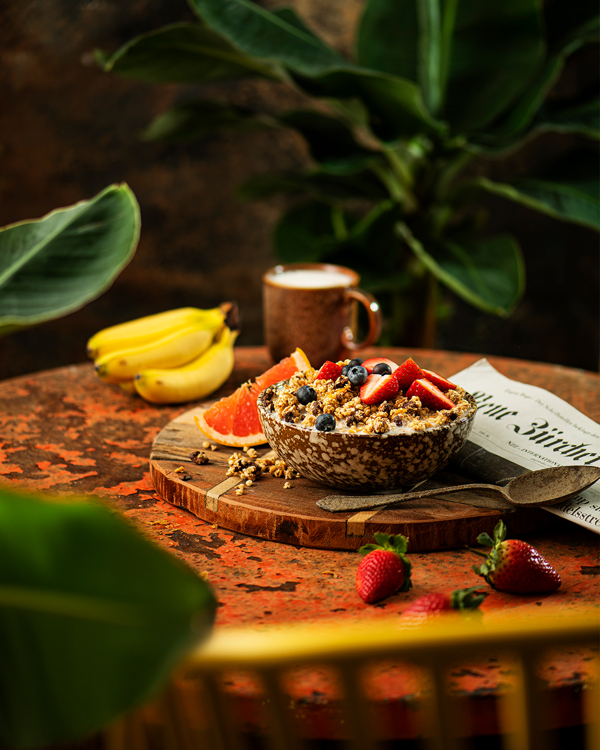 241212_bh_krunchy_chocolate_banana_chuncks_fruehstuecks_tisch_v1