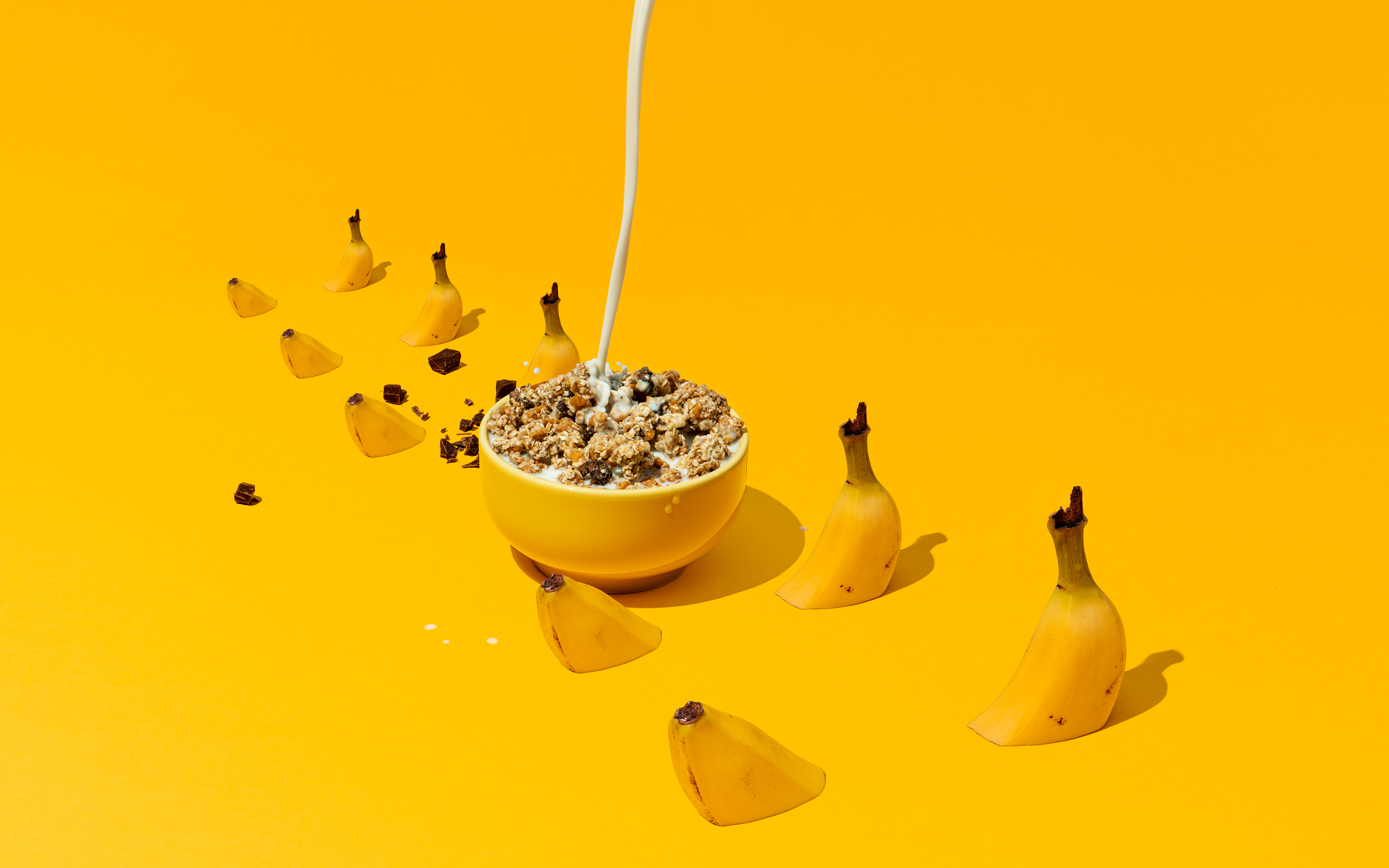 241212_bh_krunchy_chocolate_banana_chuncks_half_cut_banana_bowl_